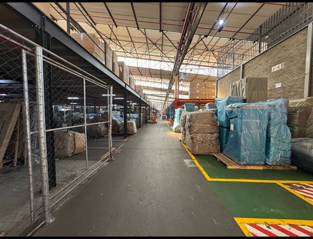 19,360M² WAREHOUSE FOR SALE IN STORMILL